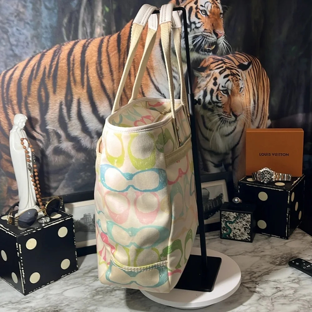 COACH Hampton Vintage Scribbles Handbag/Tote - Picture 3 of 17